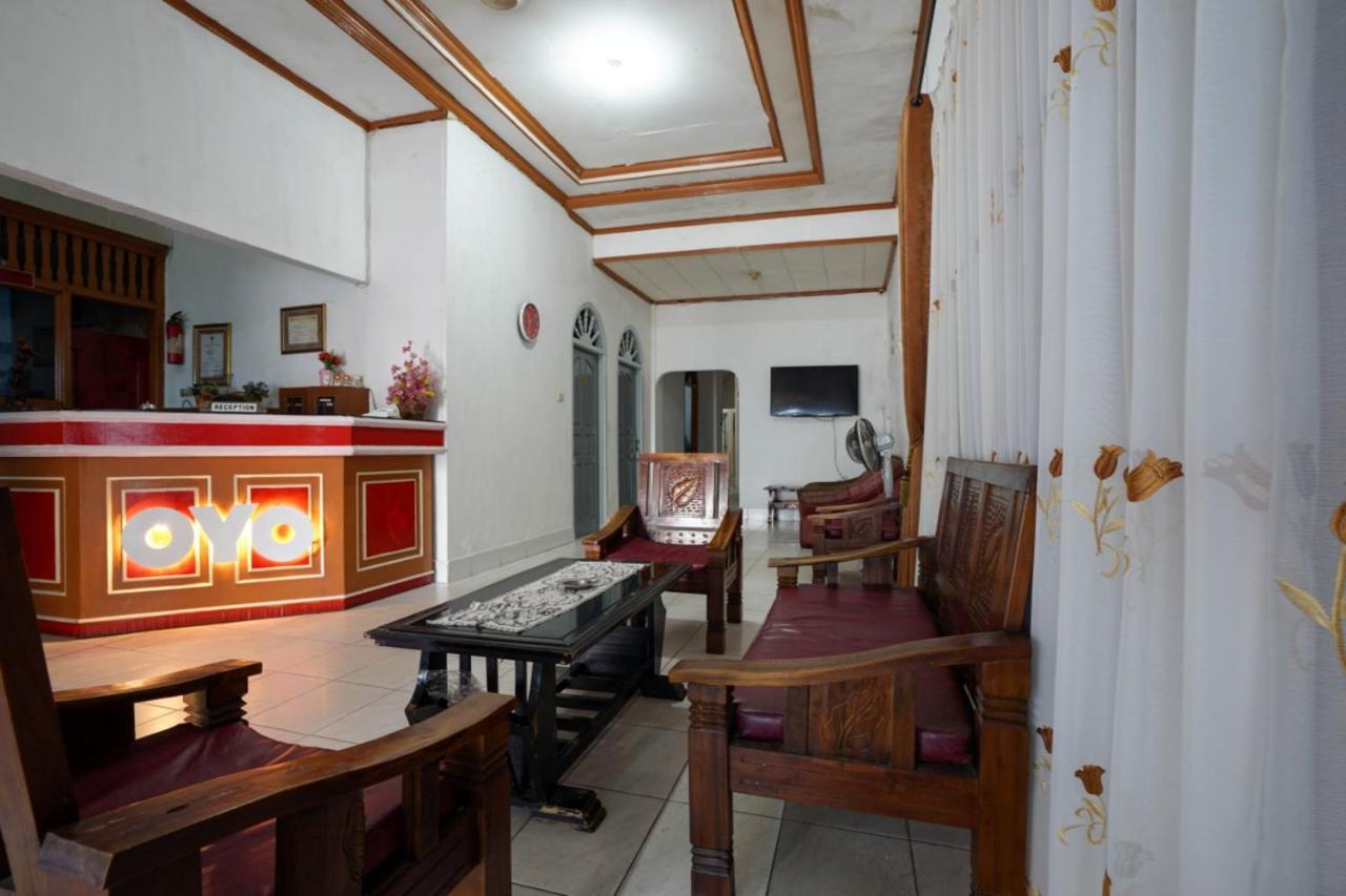 Oyo 2876 Hotel Idayu Palembang Esterno foto