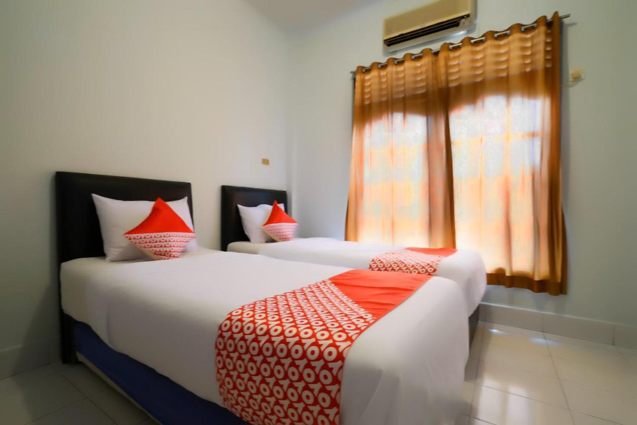 Oyo 2876 Hotel Idayu Palembang Esterno foto