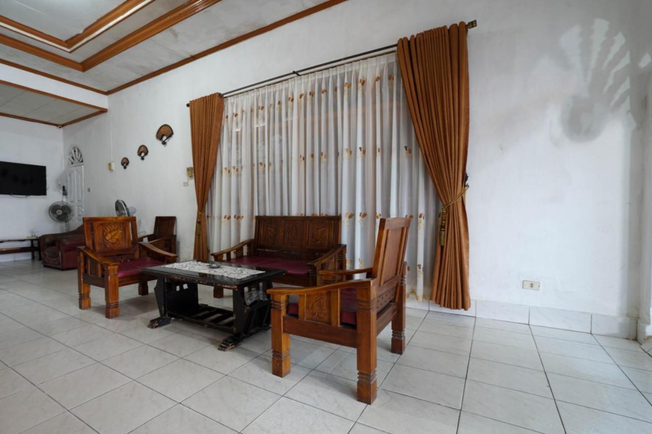 Oyo 2876 Hotel Idayu Palembang Esterno foto