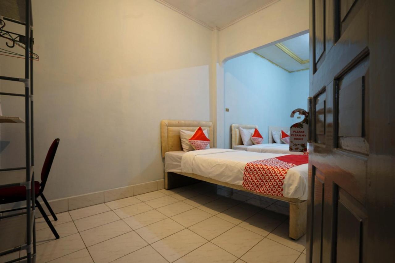 Oyo 2876 Hotel Idayu Palembang Esterno foto