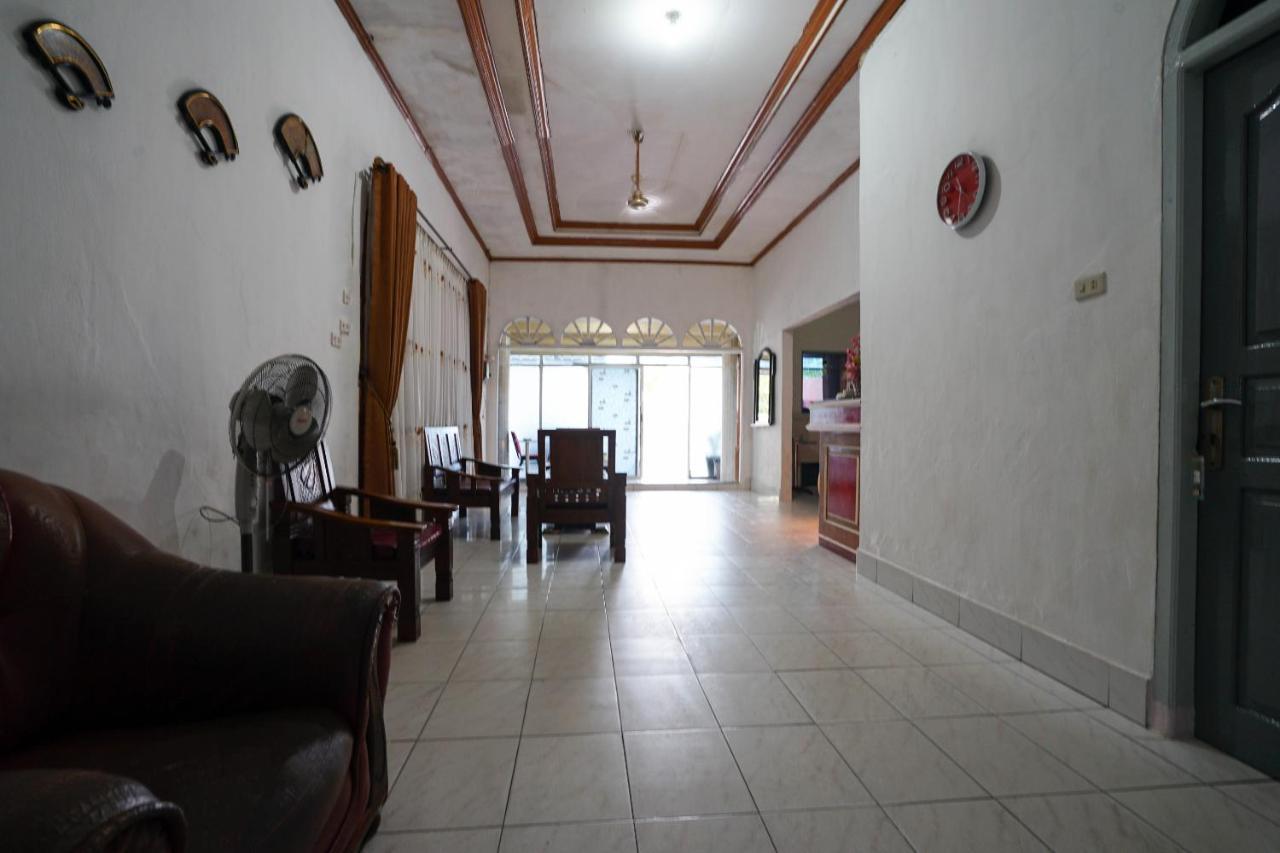 Oyo 2876 Hotel Idayu Palembang Esterno foto