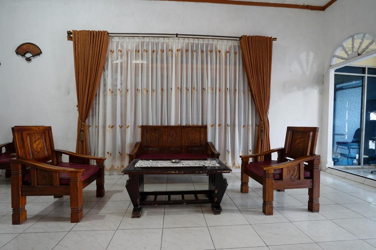 Oyo 2876 Hotel Idayu Palembang Esterno foto